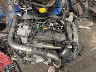 bontott DACIA DUSTER Motor (Fűzött blokk hengerfejjel)