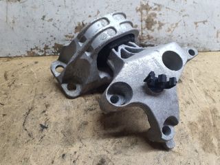 bontott DACIA DUSTER Motor Tartó Bak (Fém)