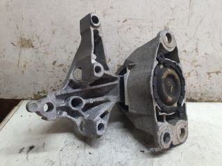 bontott DACIA DUSTER Motor Tartó Bak (Fém)