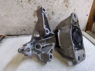 bontott DACIA DUSTER Motor Tartó Bak (Fém)