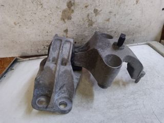 bontott DACIA DUSTER Motor Tartó Bak (Fém)