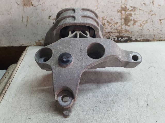 bontott DACIA DUSTER Motor Tartó Bak (Fém)