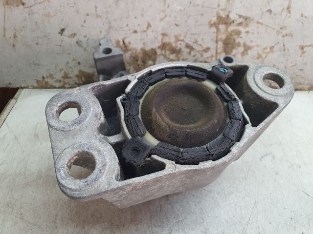 bontott DACIA DUSTER Motor Tartó Bak (Fém)