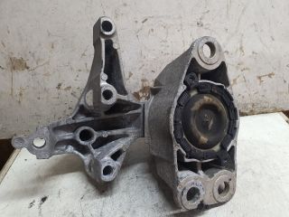 bontott DACIA DUSTER Motor Tartó Bak (Fém)