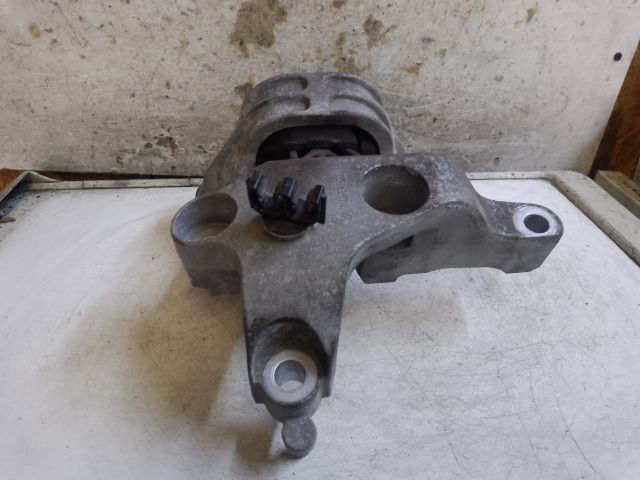 bontott DACIA DUSTER Motor Tartó Bak (Fém)