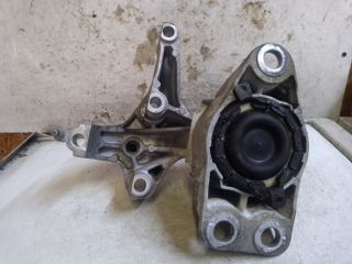 bontott DACIA DUSTER Motor Tartó Bak (Fém)