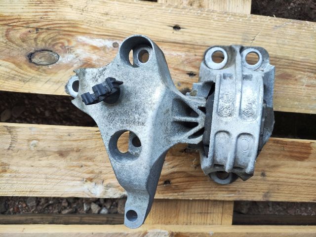 bontott DACIA DUSTER Motor Tartó Bak (Fém)