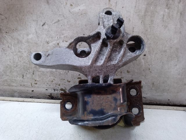 bontott DACIA DUSTER Motor Tartó Bak Jobb