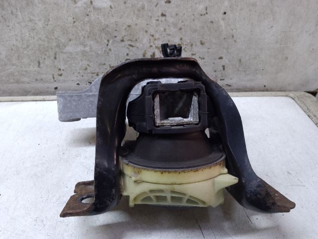 bontott DACIA DUSTER Motor Tartó Bak Jobb