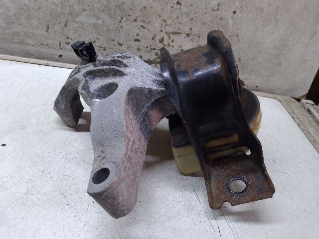 bontott DACIA DUSTER Motor Tartó Bak Jobb