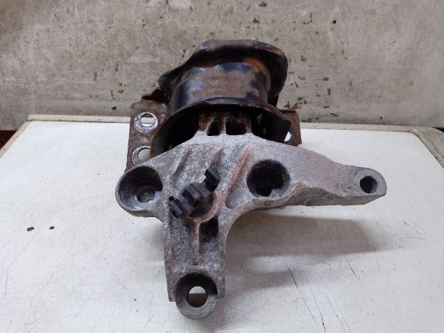 bontott DACIA DUSTER Motor Tartó Bak Jobb