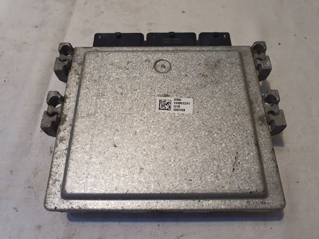 bontott DACIA DUSTER Motorvezérlő