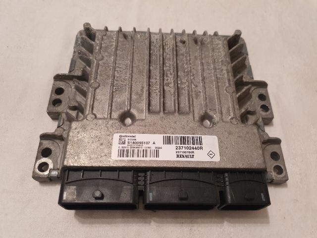 bontott DACIA DUSTER Motorvezérlő