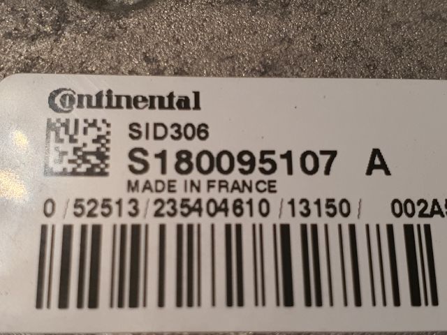 bontott DACIA DUSTER Motorvezérlő