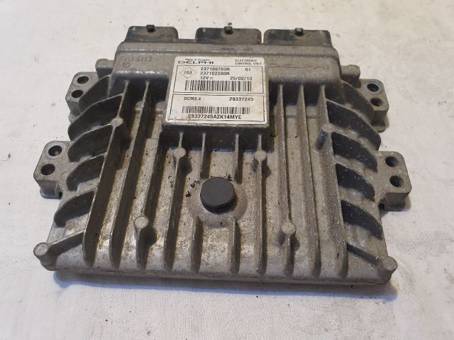 bontott DACIA DUSTER Motorvezérlő