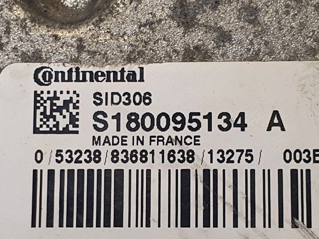 bontott DACIA DUSTER Motorvezérlő