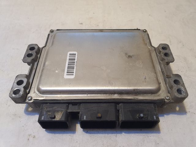 bontott DACIA DUSTER Motorvezérlő