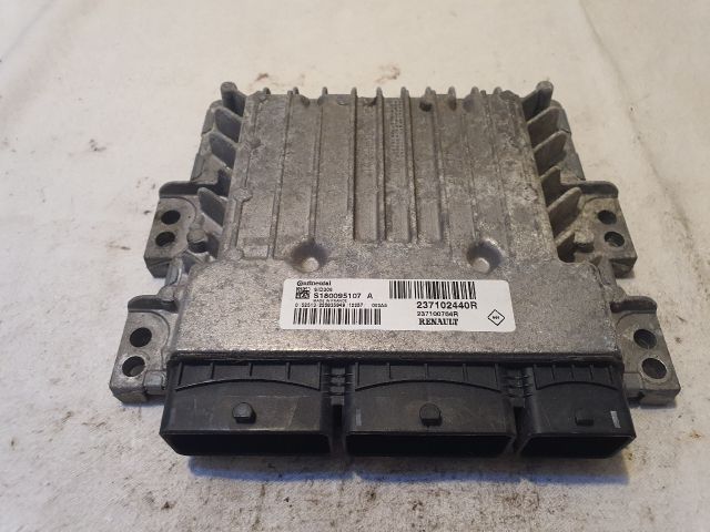 bontott DACIA DUSTER Motorvezérlő