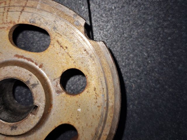 bontott DACIA DUSTER Nagynyomású Szivattyú Bordáskerék / Lánckerék