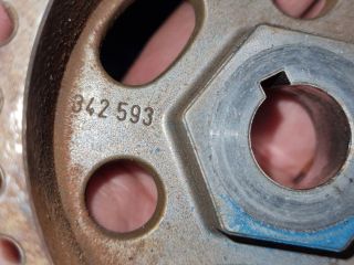 bontott DACIA DUSTER Nagynyomású Szivattyú Bordáskerék / Lánckerék