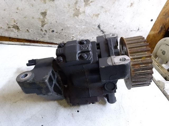 bontott DACIA DUSTER Nagynyomású Szivattyú