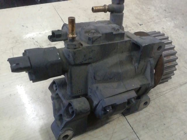 bontott DACIA DUSTER Nagynyomású Szivattyú