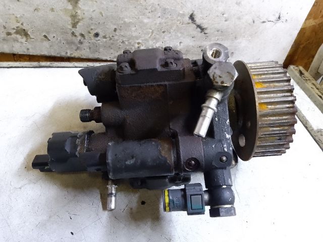 bontott DACIA DUSTER Nagynyomású Szivattyú