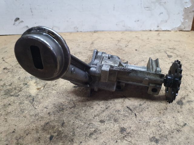 bontott DACIA DUSTER Olajszivattyú