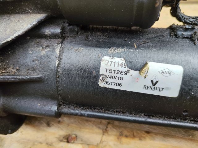 bontott DACIA DUSTER Önindító