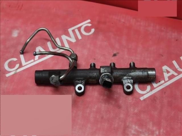 bontott DACIA DUSTER Porlasztó Sor / Híd