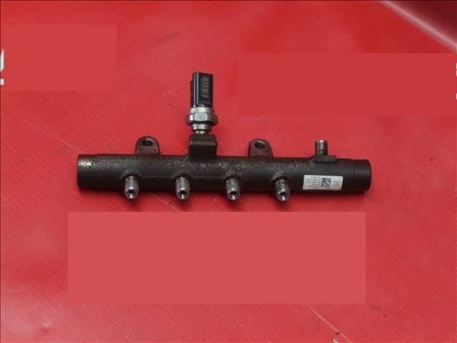 bontott DACIA DUSTER Porlasztó Sor / Híd