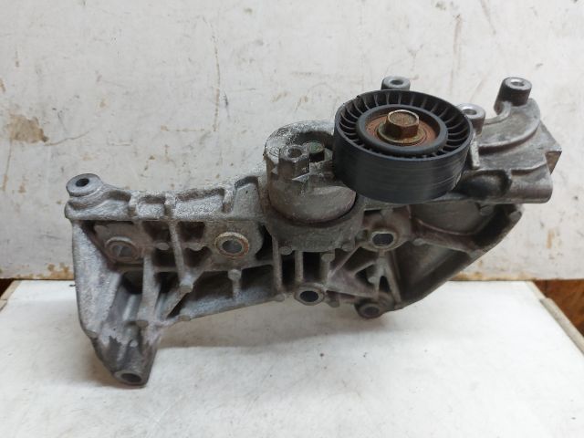 bontott DACIA DUSTER Szervó Tartó Bak Szíjfeszítővel