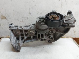 bontott DACIA DUSTER Szervó Tartó Bak Szíjfeszítővel