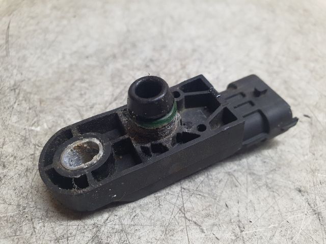 bontott DACIA DUSTER Szívócső Nyomásérzékelő