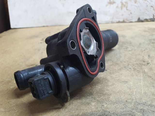 bontott DACIA DUSTER Termosztátház