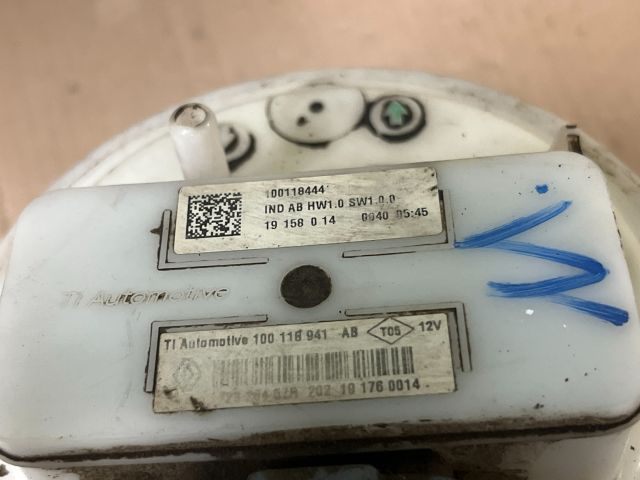 bontott DACIA DUSTER Üzemanyag Szivattyú