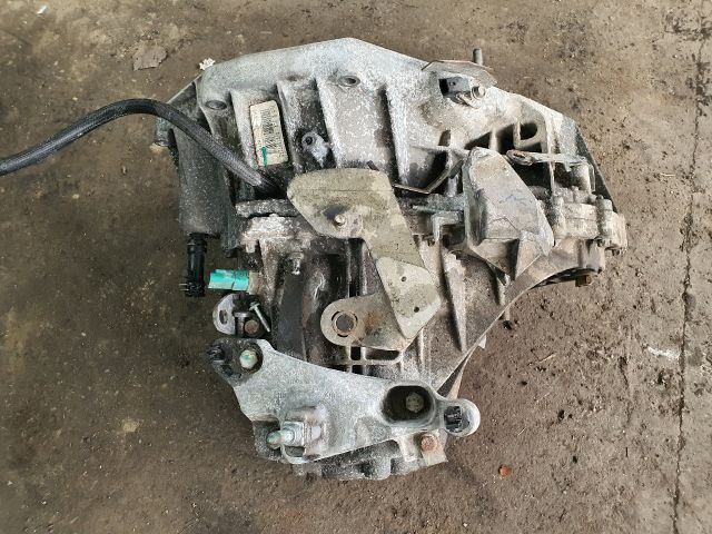 bontott DACIA DUSTER Váltó (Mechanikus)