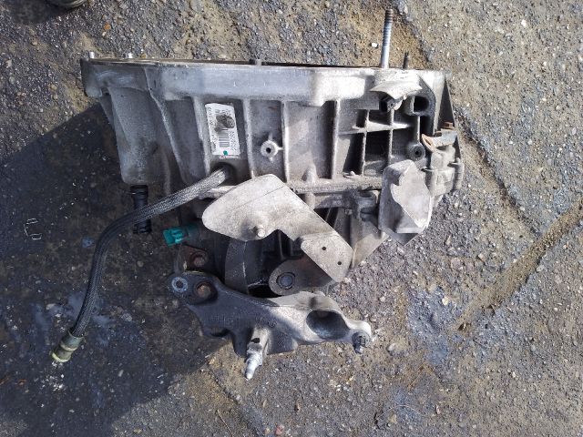 bontott DACIA DUSTER Váltó (Mechanikus)