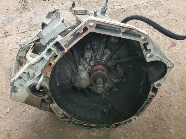 bontott DACIA DUSTER Váltó (Mechanikus)