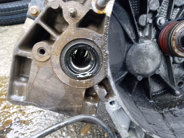 bontott DACIA DUSTER Váltó (Mechanikus)