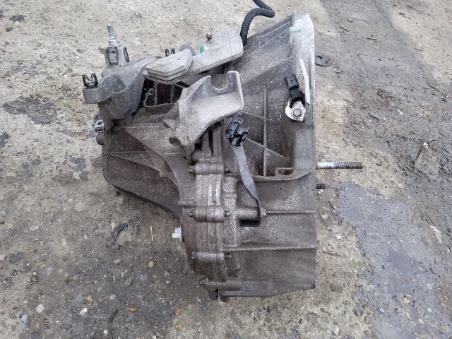 bontott DACIA DUSTER Váltó (Mechanikus)