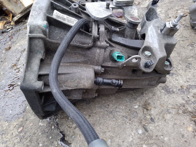 bontott DACIA DUSTER Váltó (Mechanikus)