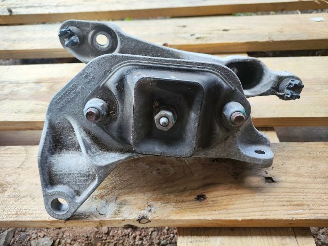 bontott DACIA DUSTER Váltó Tartó Bak (Pozíciófüggetlen)