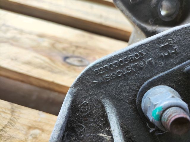 bontott DACIA DUSTER Váltó Tartó Bak (Pozíciófüggetlen)