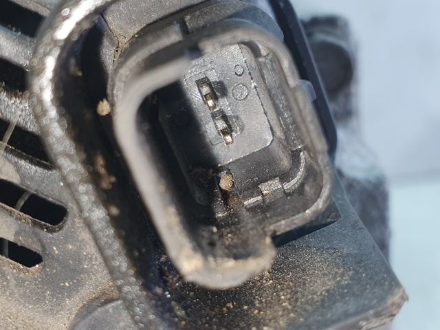 bontott DACIA DUSTER Generátor