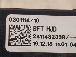 bontott DACIA DUSTER Biztosítéktábla Motortér