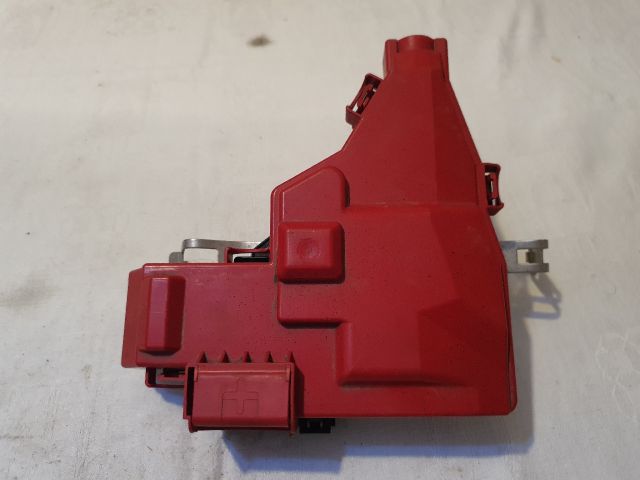 bontott DACIA DUSTER Biztosítéktábla Motortér