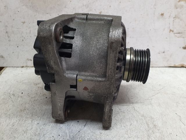 bontott DACIA DUSTER Generátor