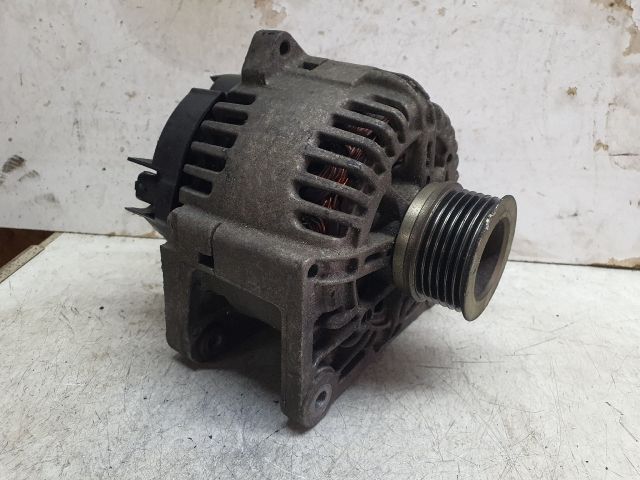 bontott DACIA DUSTER Generátor