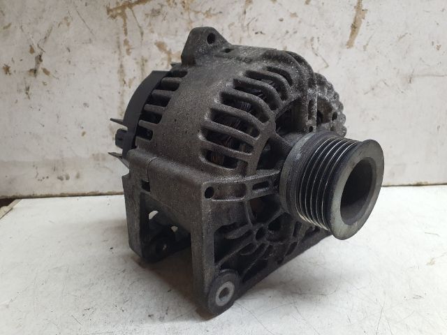 bontott DACIA DUSTER Generátor